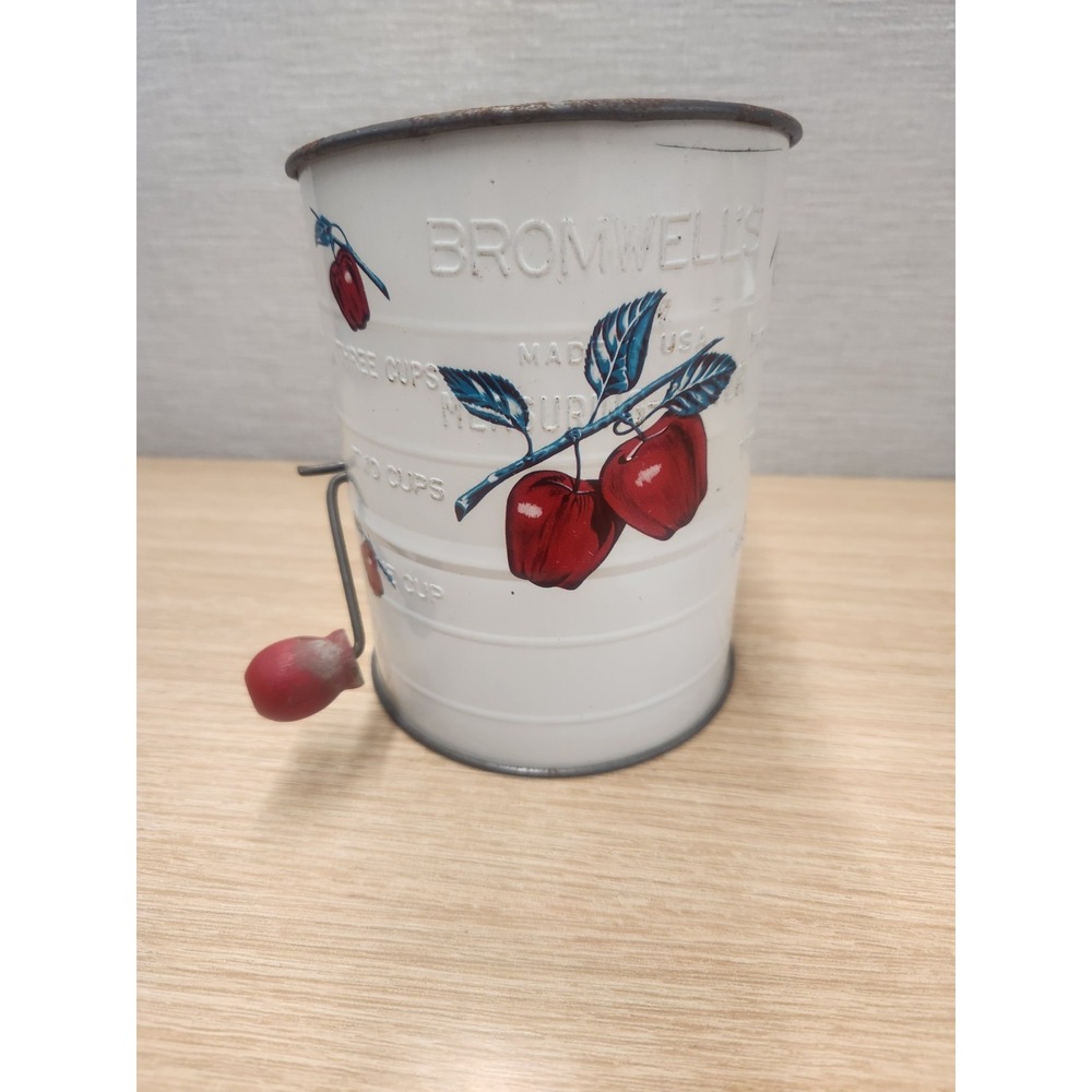 Bromwells 3 Cup Flour Sifter Apples VTG Retro White Red Rusty Cottage Core